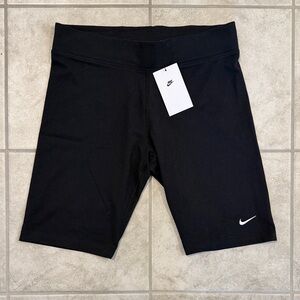 NWT Women’s Nike Bike Shorts